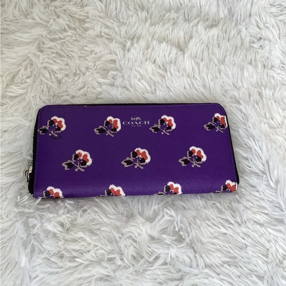 Coach bramble rose flower accordion wallet